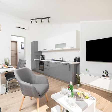 Apartment Gaia Labin  Buitenkant foto